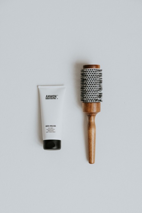 Rose-Raspberry - smoothing hair conditioner Anwen + Ministerstwo.