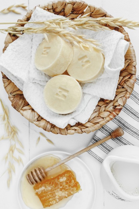 Milk-Honey-Oat - shampoo bar